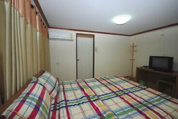 پانسیون Phoonsab Hostel