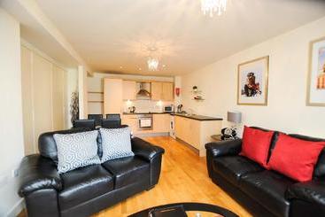 هتل Hamilton Centre Apartments