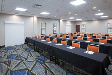 هتل Holiday Inn Express & Suites Tupelo, An Ihg