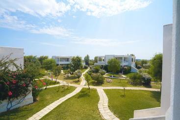 هتل Torre Guaceto Greenblu Resort