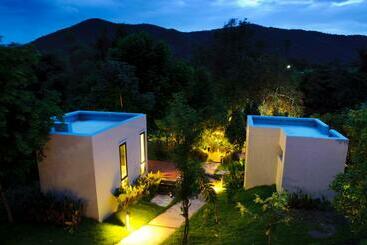 تختخواب و صبحانه Rivercreek Estate