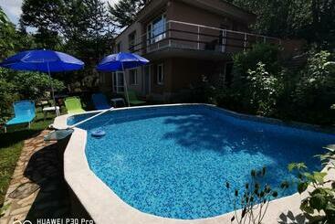 پانسیون Villa Aqua