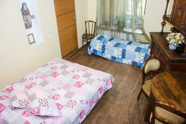 پانسیون Gallery Guest Rooms