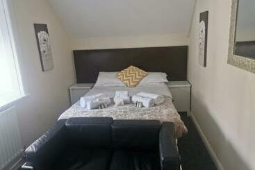 پانسیون The Crown Bar & Guesthouse