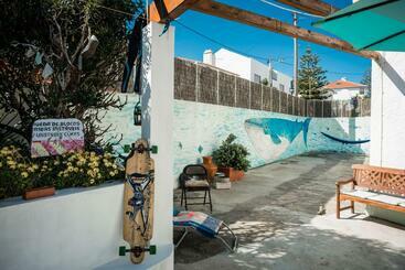 هاستل Native Surfhouse