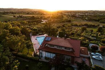 تختخواب و صبحانه Villa Dell  Artista   Villa Anna
