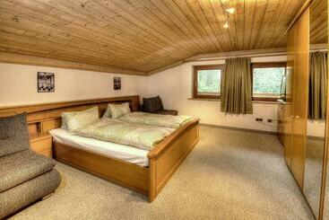 تختخواب و صبحانه Haus Brandner