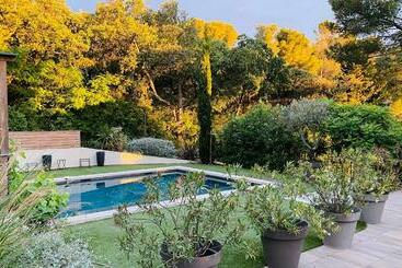 تختخواب و صبحانه La Villa Dupont D Avignon