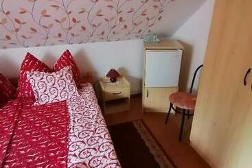 تختخواب و صبحانه Joós Apartman