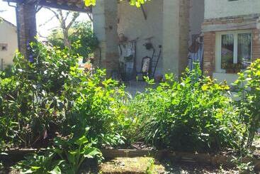 تختخواب و صبحانه Le Clos De Saint Amour
