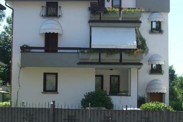 アパートホテル Casa Vacanze Boario