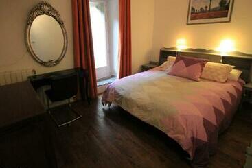 تختخواب و صبحانه Maison Bergoun