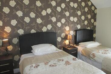 פנסיון The Astor