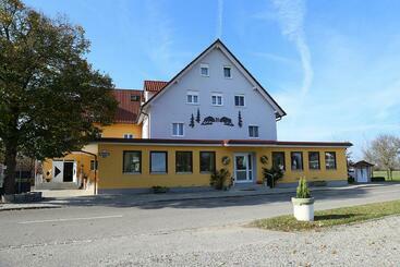 Отель Zu Müllers Winkelhausen