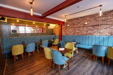 Three Cranes Serviced Apartments