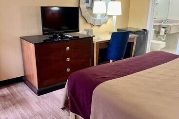 בית מלון כפרי Executive Inn Schenectady Downtown