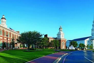 בית מלון כפרי Magnuson Grand Desoto