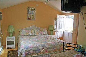 هتل Shorelands Guest Resort