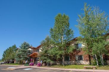 هتل Steamboat Mountain Lodge