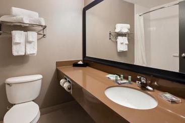 هتل Best Western Wichita Northeast