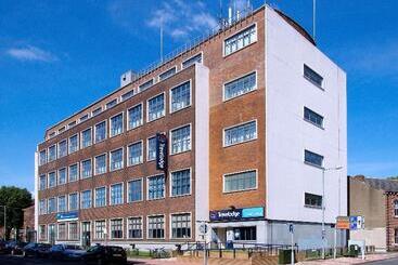 فندق Travelodge Carlisle Central