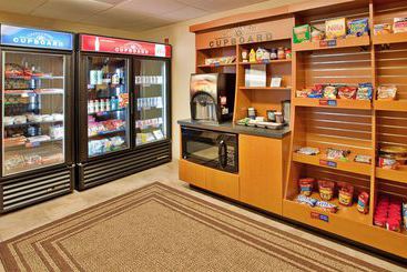 هتل Candlewood Suites Kansas City Airport