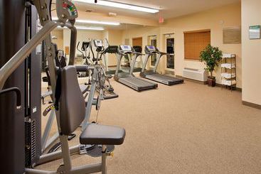 هتل Candlewood Suites Kansas City Airport