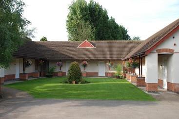 مبيت وإفطار Broadlawns Guest House