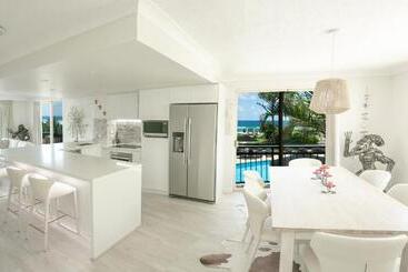 فندق Golden Riviera Absolute Beachfront Resort
