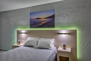 هتل Halaris Rooms