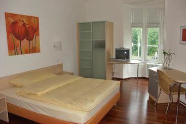 Accademia Apartments