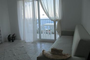 Serena Suites Aparthotel