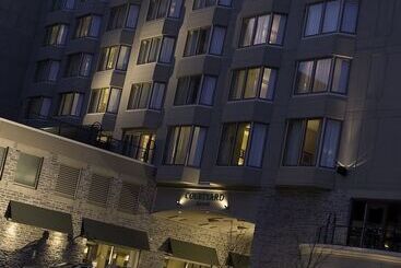 هتل Courtyard By Marriott Halifax Downtown