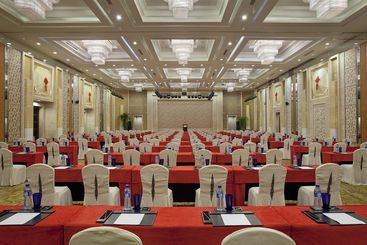 هتل Crowne Plaza Dandong