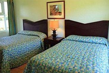 هتل El Faro Suites & Conference Center 