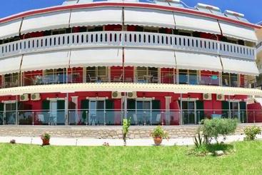Villa Thomas Nakas