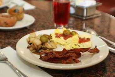 هتل Courtyard By Marriott Fayetteville