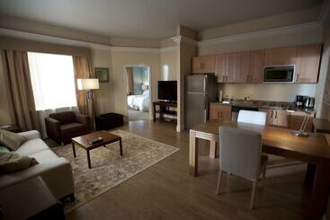 هتل Homewood Suites By Hilton Montgomery Eastchase