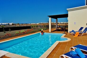 آپارتمان Villas Coral Deluxe