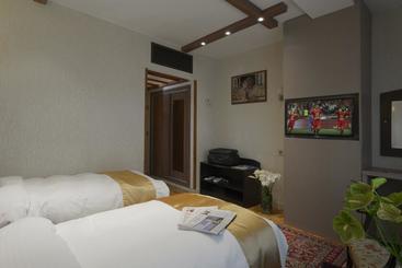 Ferdowsi International Grand Hotel
