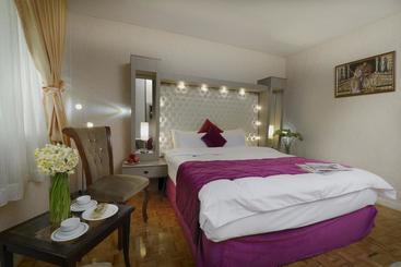 Ferdowsi International Grand Hotel