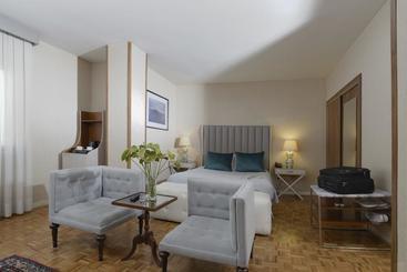 Ferdowsi International Grand Hotel