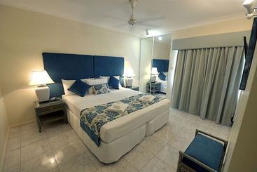 هتل Costa Royale Trinity Beach
