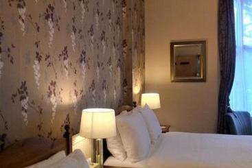 پانسیون Emsley Guest House