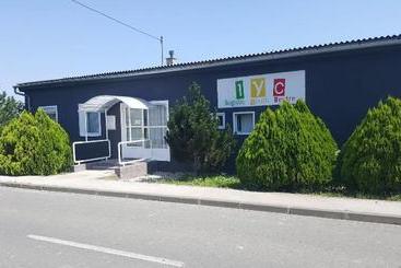 هاستل Logistic Youth Centre