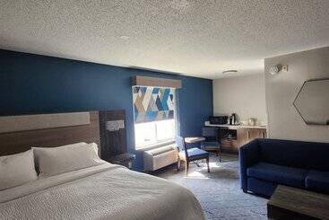 בית מלון כפרי Holiday Inn Express & Suites Alliance, An Ihg