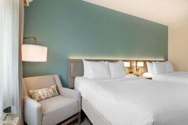 هتل Comfort Inn & Suites Davenport   Quad Cities