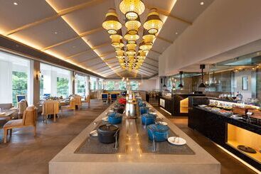 Отель The Oasis Mussoorie  A Member Of Radisson Individuals
