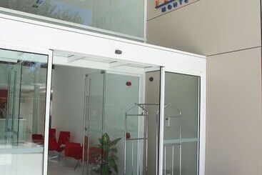 هتل Intercity Montevideo