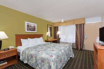 ホテル Days Inn & Conf Center By Wyndham Southern Pines Pinehurst